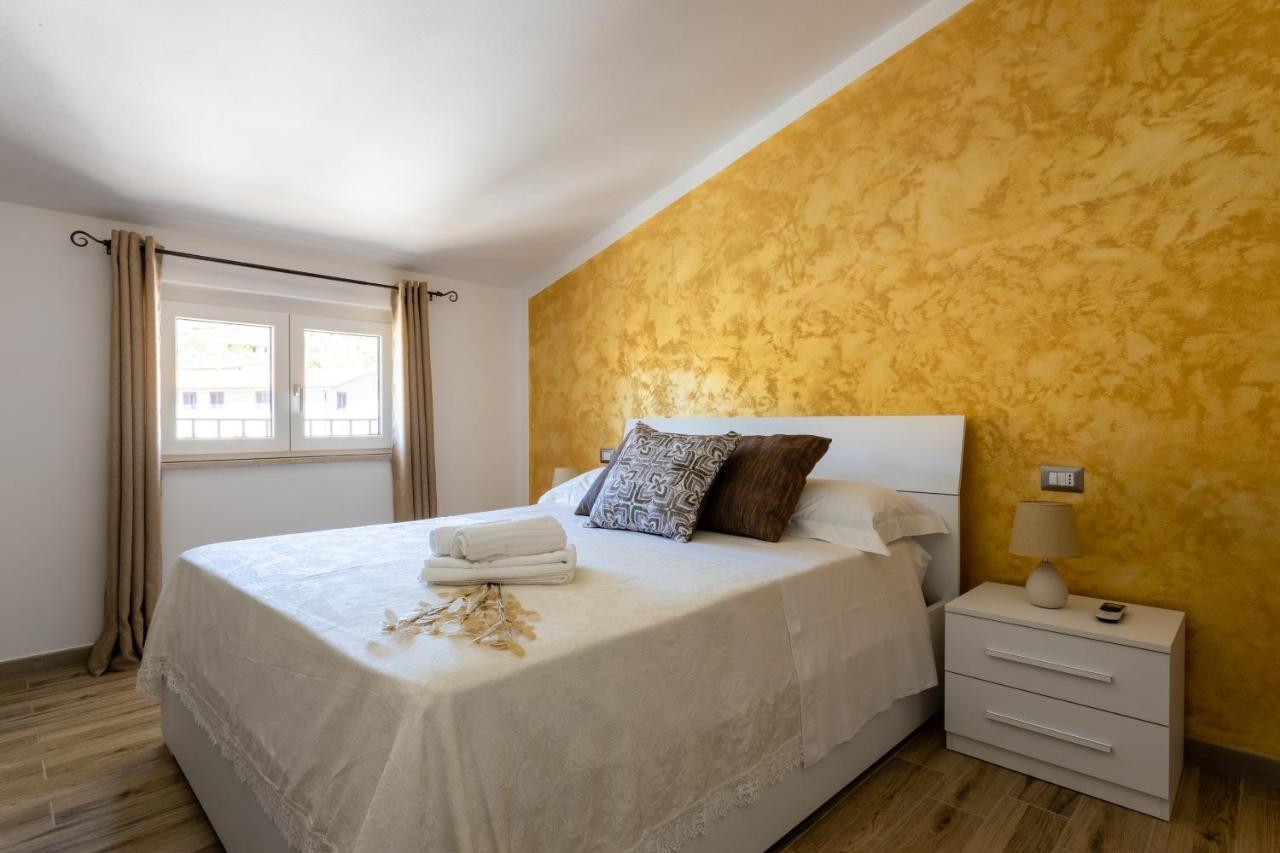 Cadoni Guest House Bosa Eksteriør billede